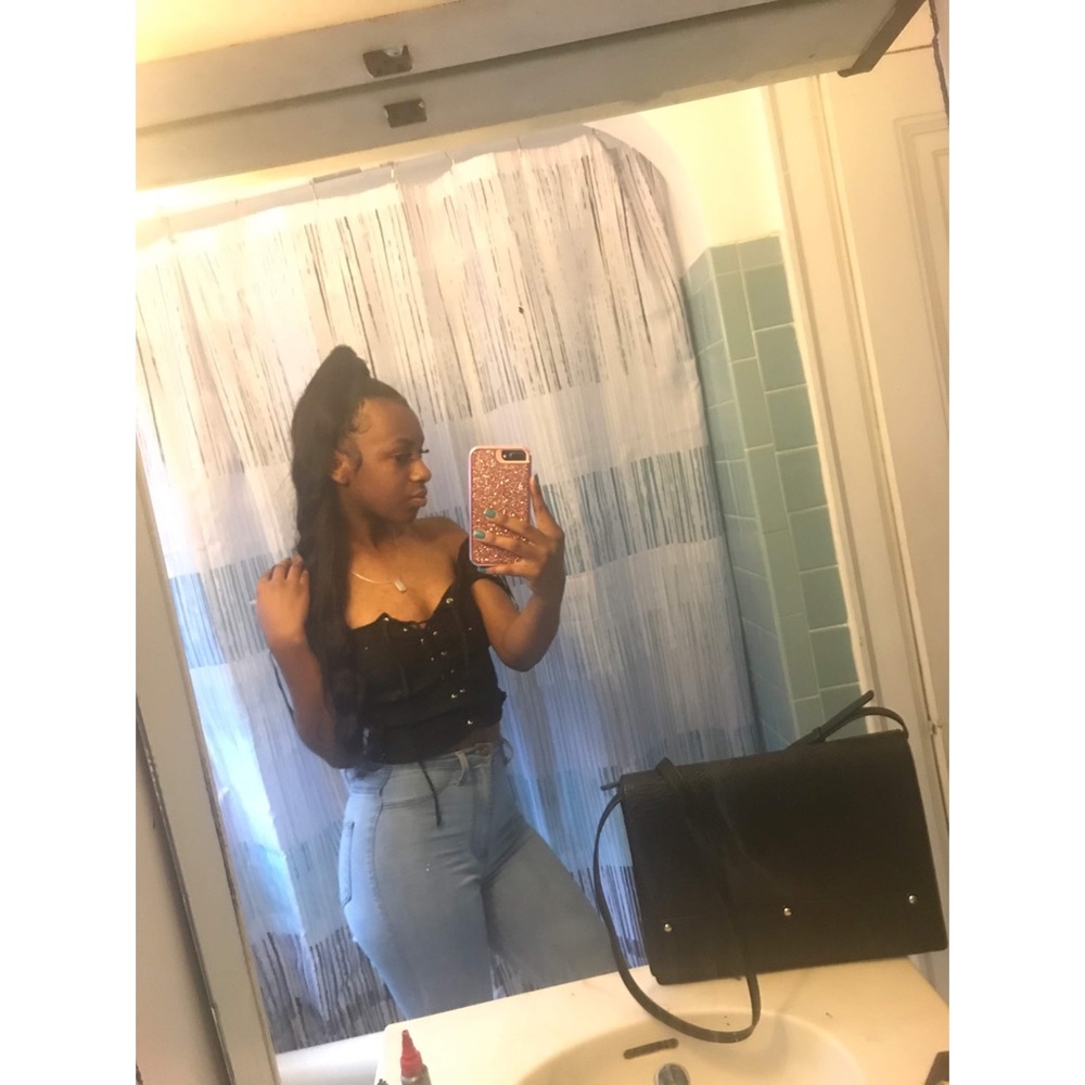 Meet your Posher, Alexis